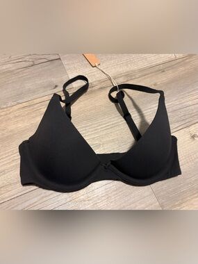 SKIMS Kim Kardashian Fits Everybody scoop plunge bra 30C  new with tag